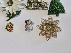 16pc Christmas Brooch Pins Snowman Angel Bell Trees Top Hat Rhinestones Holiday