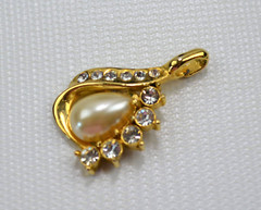 Vintage Gold Tone Large Faux Pearl Teardrop Pendant With Rhinestones 1.5″