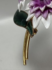Flower Pin Brooch Plastic Flowers Enamel Leaf White Purple Green Gold Tone