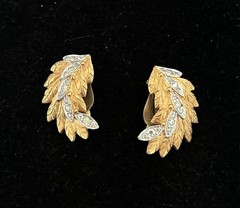 Jomaz Vintage Gold Tone Leaf Earrings With Crystal Rhinestone Accents Clip On