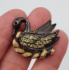 925 Swan Brooch 1.25in Rhodium Plate Sterling Silver Peridot Onyx Figural Estate