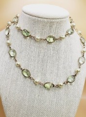 Vtg 24″ Two Sisters Pale Green Faux Pearl & Green Lucite Beads Goldtone te02