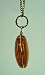 VINTAGE ANTIQUE BALTIC AMBER PENDANT W/INSECT BUG FOSSIL & GOLD TONE WIRE FRAME