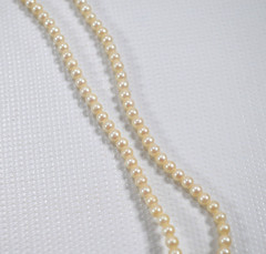 Vtg Signed 1928 Gold Tone Faux Pearl Necklace Drop Teardrop Pendant Rhinestone