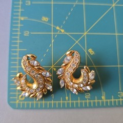 Vintage Avon Gold Tone Clear Glass Rhinestones Pierced Earrings