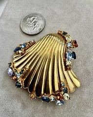 Vintage CINER Jewel Encrusted Gold Shell Pin – Signed & Excellent!