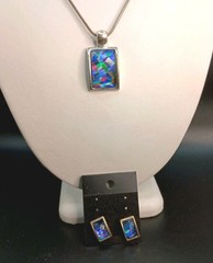 Vintage KC Kenneth Cole Blue Prism Pendant Necklace Earrings Set Silver Tone