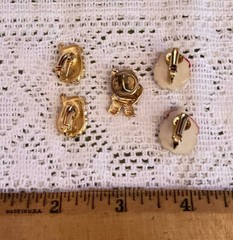 Lot of 7 Christmas Santa Vintage Brooches Pins Earrings 1970s-2000s?