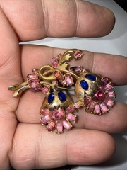 Hollycraft 1951 Brooch on Pink And Blue Rhinestones Vintage