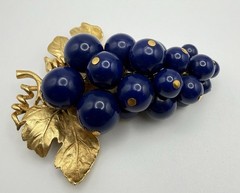 Vintage Gold Tone Leaf Blue Grape Cluster Brooch Pin