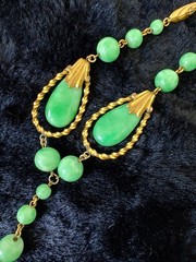 VTG Crown Trifari green glass faux jade pendant 20″ necklace