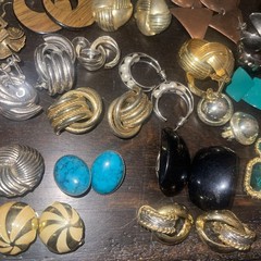 Vintage Goldtone Jewlery Drop Dangle Some Signed Monet & More 118 Pair & 22 …