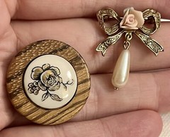 Lot 4 Vintage Estate Mixed Brooches/Pins Floral Themed Dogwood Roses Bow More