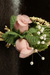 BR69 Vintage Brooch, Pin, Costume Jewelry, Gold Toned, Silk Flowers, Faux Pearls