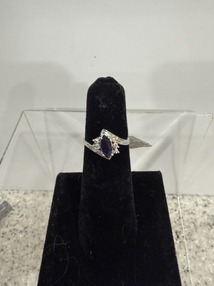 10k White Gold Amethyst And Diamond Accent Weighs 1.4 Gr Sz 4 3/4