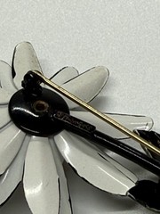 Francois White Flower Brooch And Earrings Set Vintage