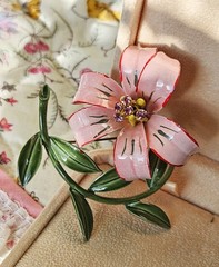 Large Vintage LISNER Enamel Tiger Lily Flower Brooch 1950’s Designer Signed