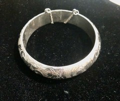 Vintage Sterling Silver 925 Hinged Etched Bangle Bracelet Safety Chain Thai