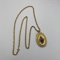 Vintage Floral Roses Cameo Pendant Necklace 23” Rope Chain Gold Tone