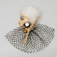 Vintage Art Deco Pin Fur Collar, Profile Lady Face Hat Brooch