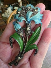 Deco Era vintage pot metal enamel brooch