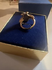 Queensbury vintage avon ring size 5