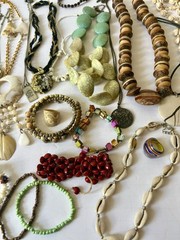 Vintage – Modern Wooden Boho Natural Jewelry Lot Puka Ocean Brown 35+ MoP