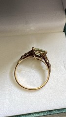 ANTIQUE 10K YELLOW GOLD URANIUM LIME GREEN SPINEL GEMSTONE RING size 6 ~ 1.7 g