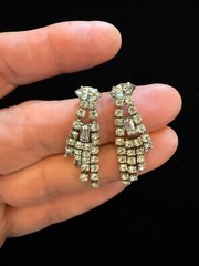 Vintage Rhinestone Drop Earrings. 1-1/4″ Drop with post & back for pierced ears.