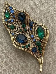 Vintage Leaf Brooch La Roco 50s Gold Tone 3 1/2” Blue Green Rhinestones Unsigned