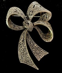 Stunning VINTAGE Large Antique Silver Tone Bow Brooch Estate Piece- GORGEOUS!
