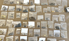 30lb LOT Vintage Jewelry Necklace Brooch Pendant Earrings Bracelet Costume Watch