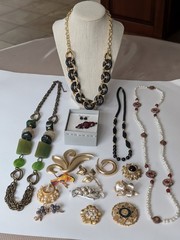 Vintage To Now Mixed Jewelry Lot 17 Pieces Most Signed Resell Wear