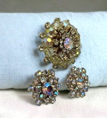 VTG Unsigned AB Rhinestone beaded Flower tiered brooch/earrings set mid century