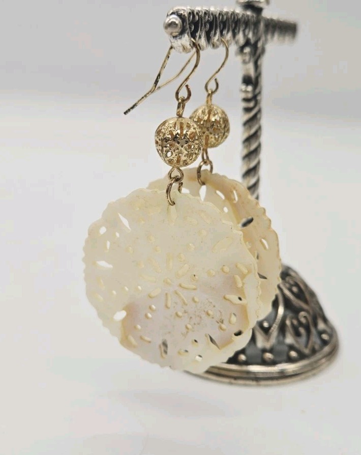 Carved Shell Filigree Earrings Dangle Drop Gold tone Vintage 2.5 in