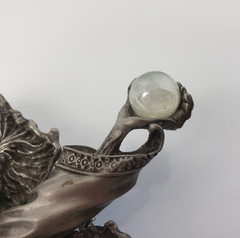 JJ Jonette Wizard holding Fortune Telling Crystal Ball Pin Broch 4 x 2.5″ VTG