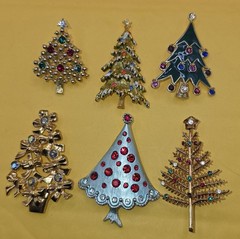 ~VINTAGE 6 RHINESTONE ENAMEL JEWELRY CHRISTMAS TREE HOLIDAY PIN BROOCH LOT~