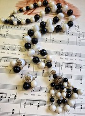 Vintage Tassel Necklace & Earrings Molded Plastic Beads Statement Retro Chunky