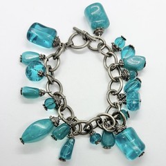 Vtg Bold Teal Resin Chunky Bead Charm Chain Cha Cha Statement Bracelet 7.5 Inch