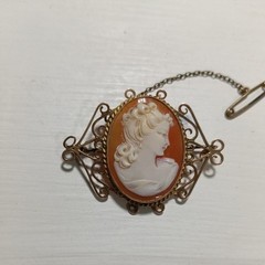 9CT GOLD CAMEO BROOCH