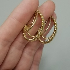 Vintage Layered Gold Tone Hoop Earrings Clip On Backs Rope Twist Design