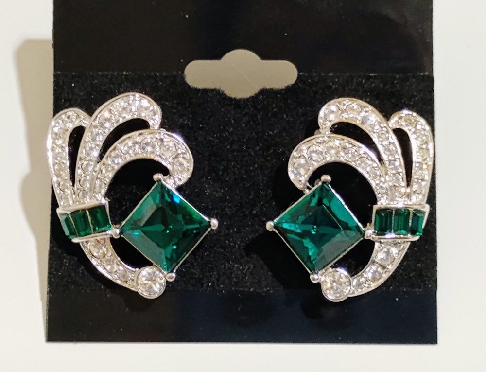 Vintage Art Deco Style Crystal Earrings Pierced Green Solitaire Clear Baguettes