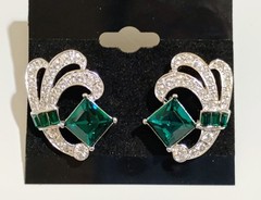 Vintage Art Deco Style Crystal Earrings Pierced Green Solitaire Clear Baguettes