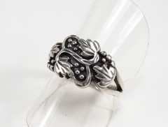 Vintage 1990s Wheeler Mfg. Co. USA Sterling Silver Grape Leaves Band Ring Sz 6.5