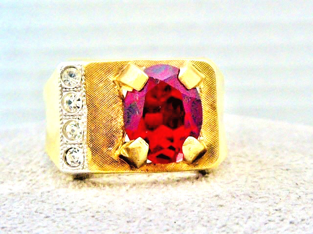 VINTAGE 10K YELLOW GOLD FILLED NEW OLD STOCK 70’S RED CLEAR STONE RING SIZE 7.5