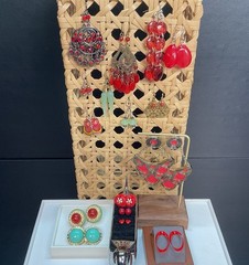 Mixed Lot Of 16 Vintage & Modern Earrings For Pierced Ears Glass Metal Acrylic