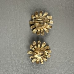 Vintage Brooch Earrings Set Gold Tone Daisy Flower Brushed Satin Clip On