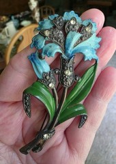 Deco Era vintage pot metal enamel brooch