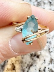 Vintage 10k Yellow Gold Ring Size 6.5 Blue Topaz?