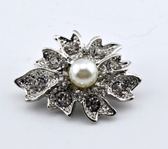 Rhinestone Pearl Small Brooch Pin 1″ x 1.5″ Silvertone